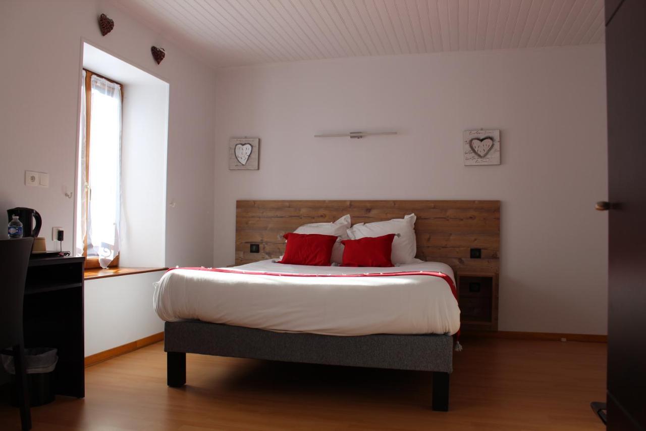 Logis Hotel Auberge De L'Allagnonette Saint-Poncy Экстерьер фото